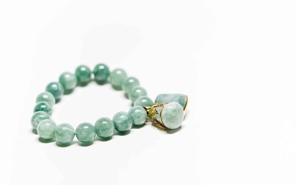 Découvrez la boutique en ligne de bijoux en pierres naturelles